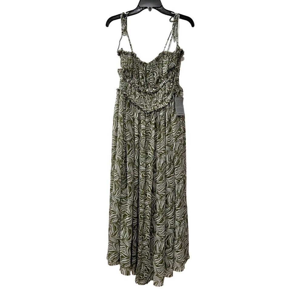 New En Saison Size M Tiered Dress green